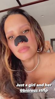 Rocsi Diaz feet photo thumbnail