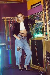 Cara Delevingne feet photo thumbnail