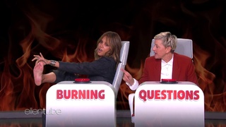 Halle Berry feet photo thumbnail