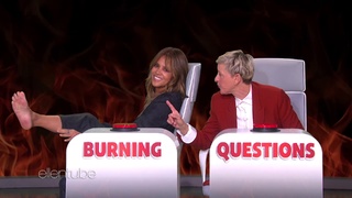 Halle Berry feet photo thumbnail