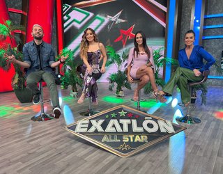 Cynthia Rodríguez feet photo thumbnail