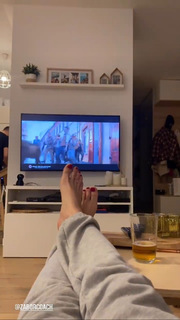 Karolina Kowalkiewicz feet photo thumbnail
