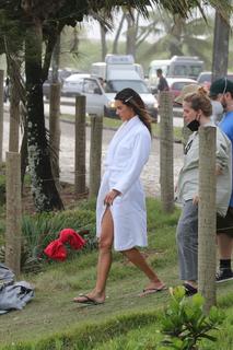 Alessandra Ambrosio feet photo thumbnail