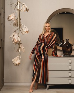Candice Swanepoel feet photo thumbnail