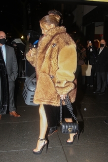 Jennifer Lopez feet photo thumbnail