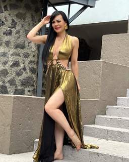 Maribel Guardia feet photo thumbnail