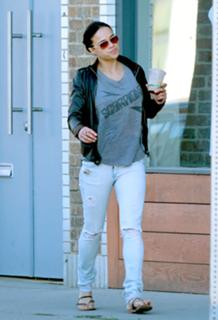Michelle Rodriguez feet photo thumbnail