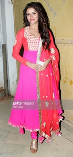 Asin Thottumkal feet photo 4
