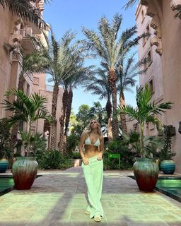 Perrie Edwards feet photo thumbnail