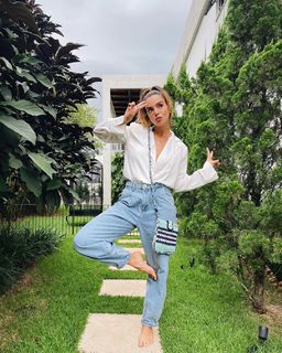 Giovanna Lancellotti feet photo thumbnail