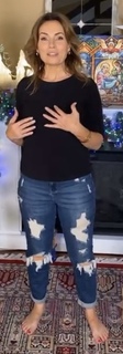 Lisa Robertson feet photo thumbnail