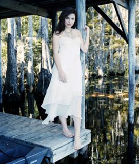 Sophia Bush feet photo thumbnail