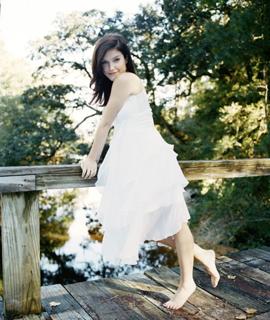 Sophia Bush feet photo thumbnail