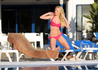 Jorgie Porter feet photo thumbnail