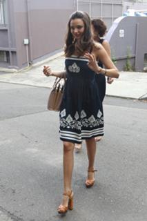 Miranda Kerr feet photo thumbnail