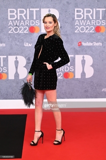 Laura Whitmore feet photo thumbnail
