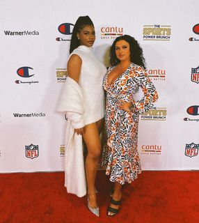 Joy Taylor feet photo thumbnail