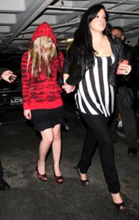 Avril Lavigne feet photo thumbnail
