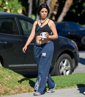 Camila Cabello feet photo thumbnail