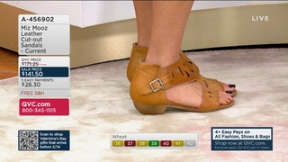 Courtney Khondabi feet photo thumbnail