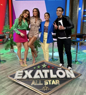 Cynthia Rodríguez feet photo thumbnail