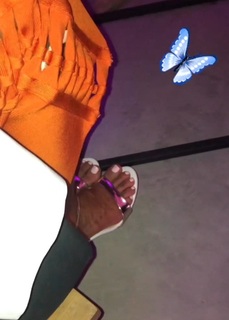 Nicole Neumann feet photo thumbnail