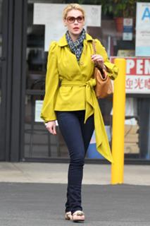 Katherine Heigl feet photo thumbnail