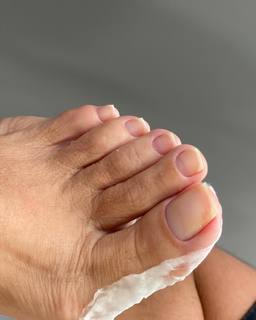 Karin Klemp feet photo thumbnail