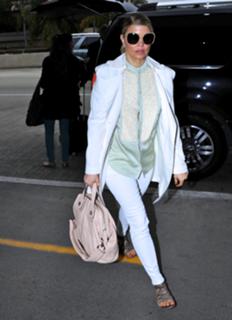Fergie feet photo thumbnail