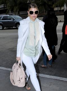 Fergie feet photo thumbnail