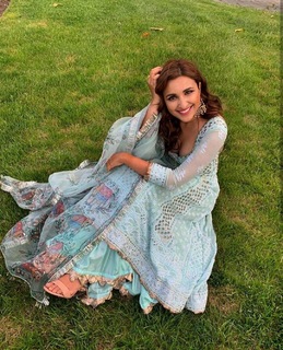 Parineeti Chopra feet photo thumbnail