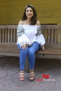 Parineeti Chopra feet photo thumbnail