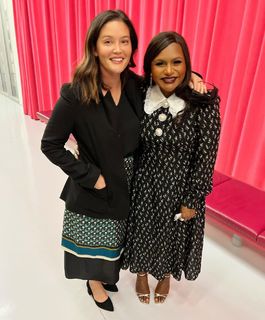 Mindy Kaling feet photo thumbnail