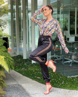 Cynthia Rodríguez feet photo thumbnail