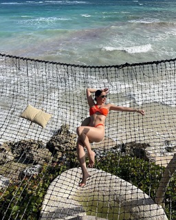 Cynthia Rodríguez feet photo thumbnail