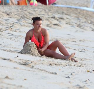 Coleen Rooney feet photo thumbnail
