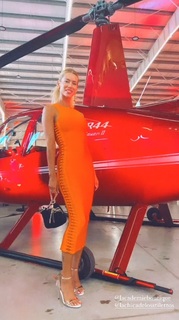 Nicole Neumann feet photo thumbnail