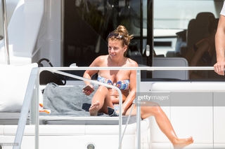 Coleen Rooney feet photo thumbnail