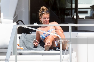 Coleen Rooney feet photo thumbnail