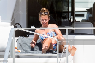 Coleen Rooney feet photo thumbnail