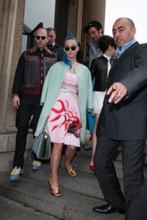 Katy Perry feet photo thumbnail