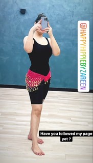 Zareen Khan feet photo thumbnail