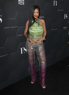 Rihanna feet photo thumbnail