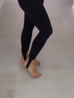 Katarzyna Cichopek feet photo thumbnail