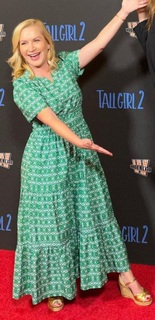 Angela Kinsey feet photo thumbnail