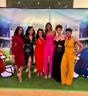Joy Taylor feet photo thumbnail