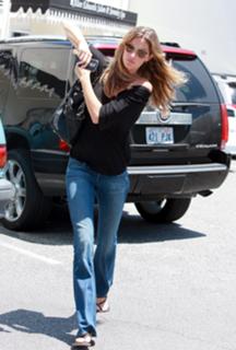 Gisele Bündchen feet photo thumbnail