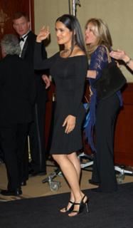 Salma Hayek feet photo thumbnail