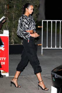 Lais Ribeiro feet photo thumbnail