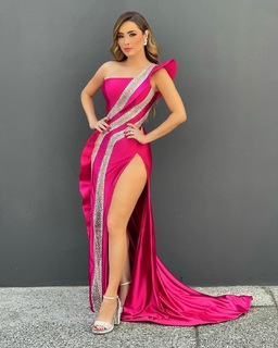Cynthia Rodríguez feet photo thumbnail